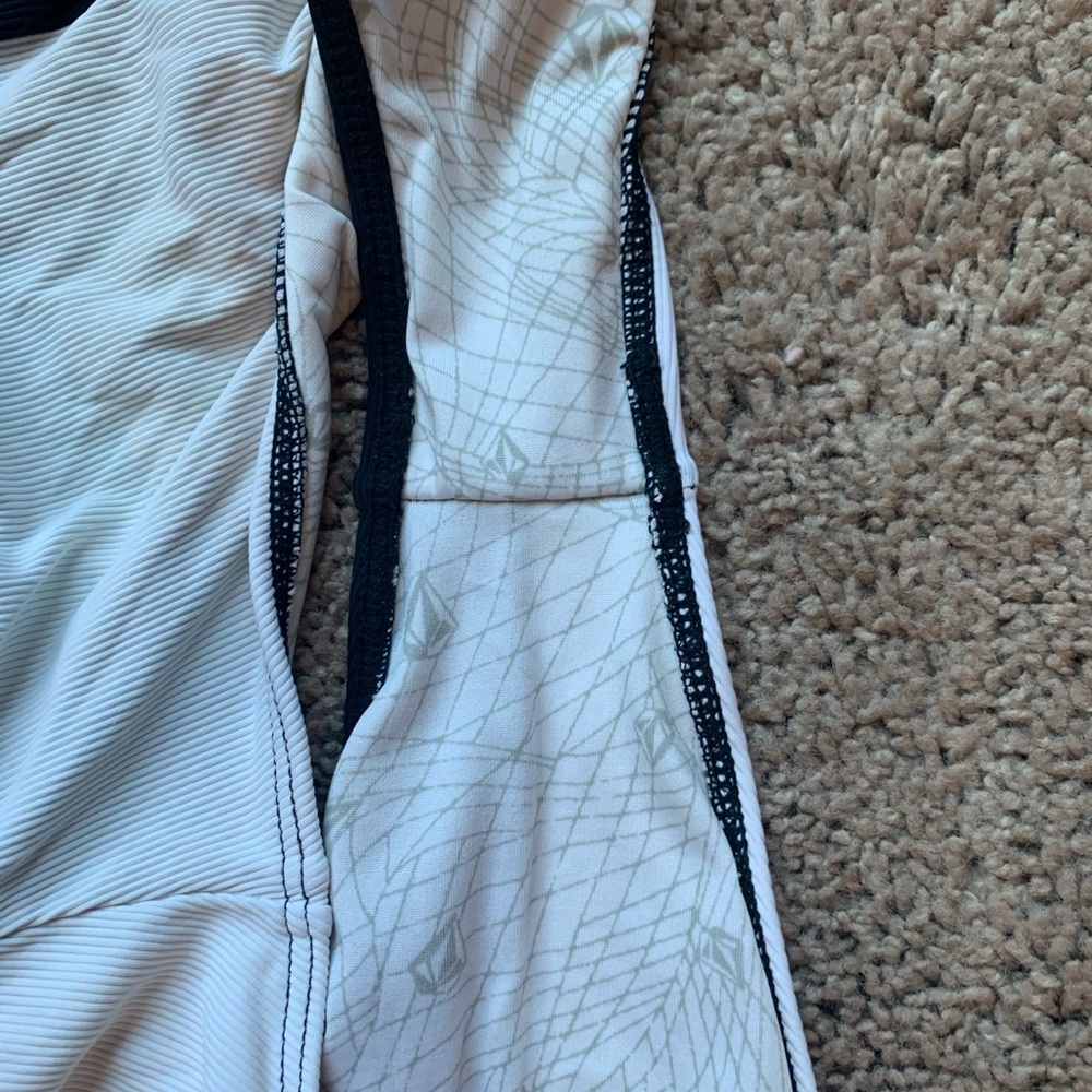 Volcom Simply Rib One Piece S - Picture 6 of 7